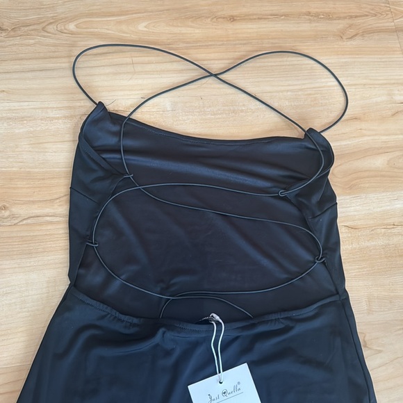 Backless mini dress - Picture 3 of 6